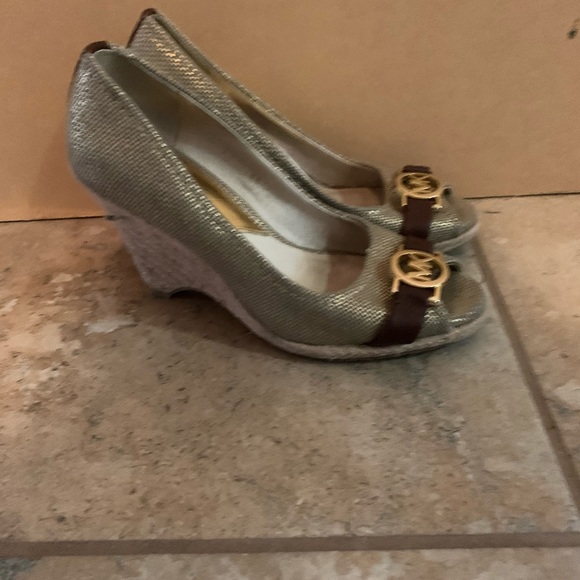 Micheal Kors, wedged heels, preowned - Picture 4 of 5